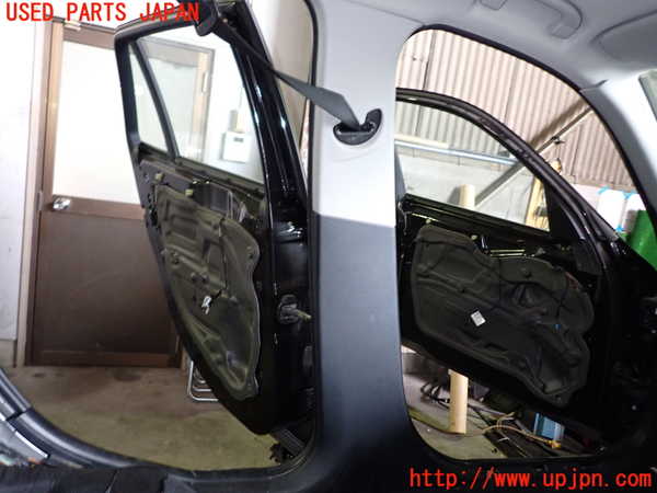 1UPJ-31587670]BMW X1 E84(VL25)左センターピラートリム 中古_m0001.jpg