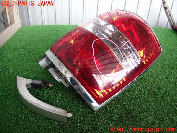 2UPJ-31591530]クラウン エステート(JZS171W)右テールランプ 中古_m0001.jpg