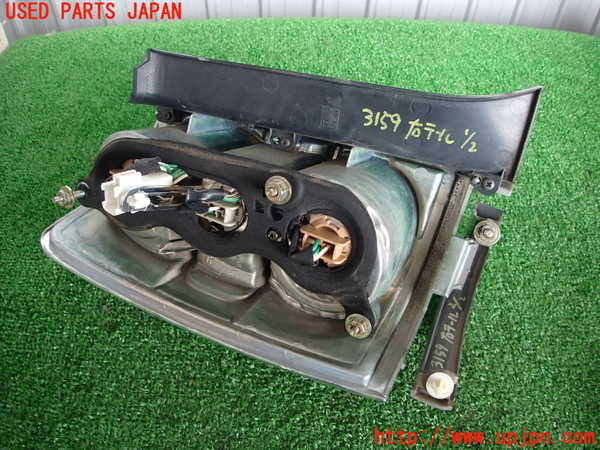 2UPJ-31591530]クラウン エステート(JZS171W)右テールランプ 中古_m0002.jpg