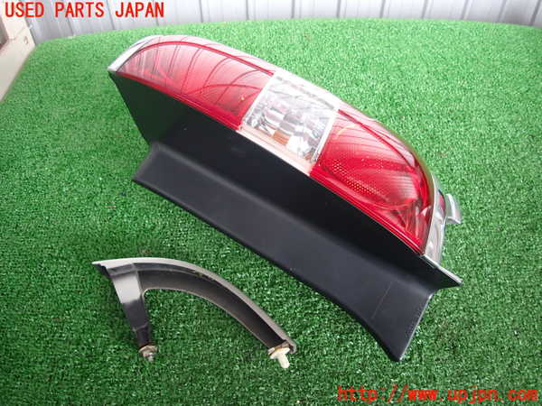 2UPJ-31591530]クラウン エステート(JZS171W)右テールランプ 中古_m0003.jpg