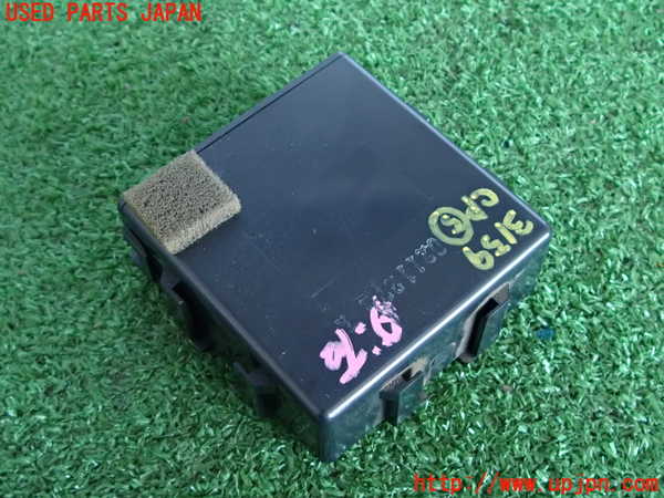 2UPJ-31596150]クラウン エステート(JZS171W)コンピューター5 (89730-30070) 中古_m0002.jpg