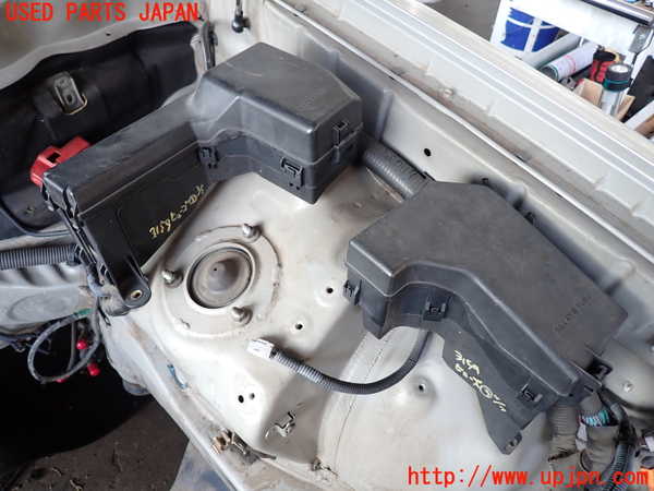 2UPJ-31596743]クラウン エステート(JZS171W)ヒューズボックス3 中古_m0001.jpg