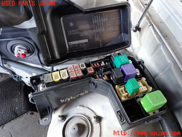 2UPJ-31596743]クラウン エステート(JZS171W)ヒューズボックス3 中古_m0002.jpg