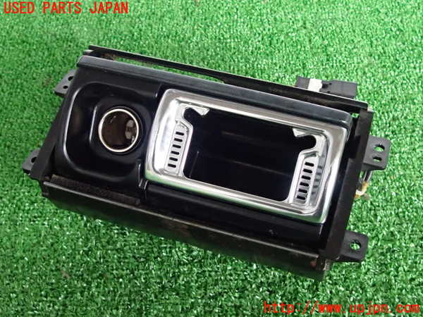 2UPJ-31597821]クラウン エステート(JZS171W)灰皿1 中古_m0002.jpg