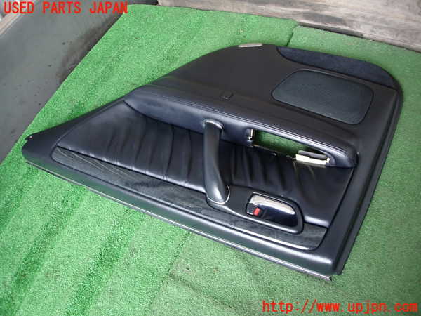2UPJ-31591294]クラウン エステート(JZS171W)右後ドア内張り 中古_m0003.jpg