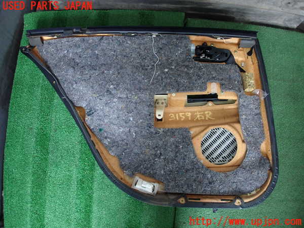 2UPJ-31591294]クラウン エステート(JZS171W)右後ドア内張り 中古_m0004.jpg