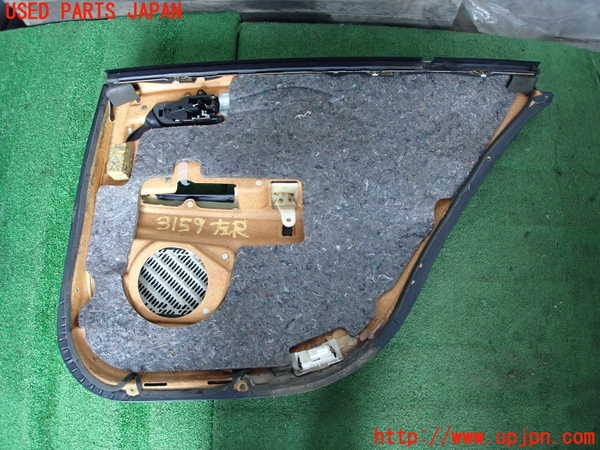 2UPJ-31591324]クラウン エステート(JZS171W)左後ドア内張り 中古_m0004.jpg