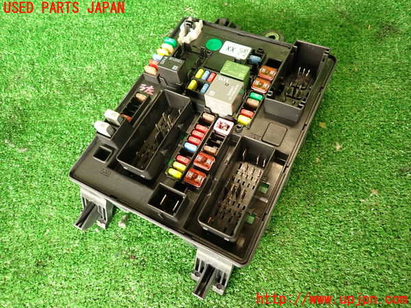 2UPJ-31606743]キャデラック・SRX クロスオーバー(T166C-)ヒューズボックス3 中古_m0001.jpg
