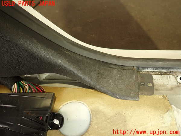 2UPJ-31607680]キャデラック・SRX クロスオーバー(T166C-)左リアピラートリム 中古_m0002.jpg