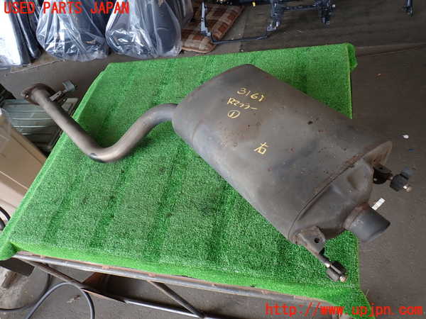 2UPJ-31612671]レクサス・LS460(USF40)リアマフラー1 中古_m0001.jpg