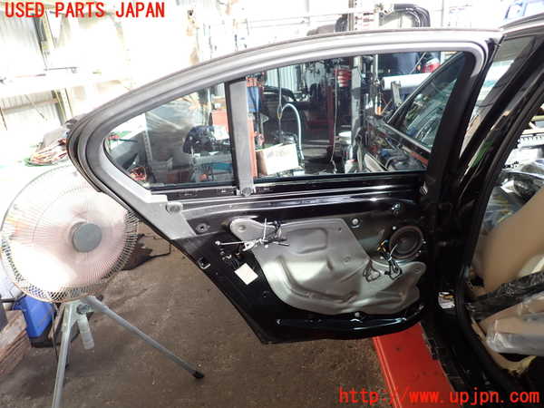 2UPJ-31631320]BMW 320d(3D20)左後ドア (43R-001735) 中古 (F30)_m0002.jpg