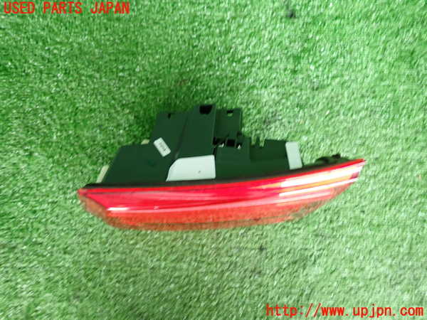 2UPJ-31631550]BMW 320d(3D20)右リアフィニッシャー 中古 (F30)_m0002.jpg