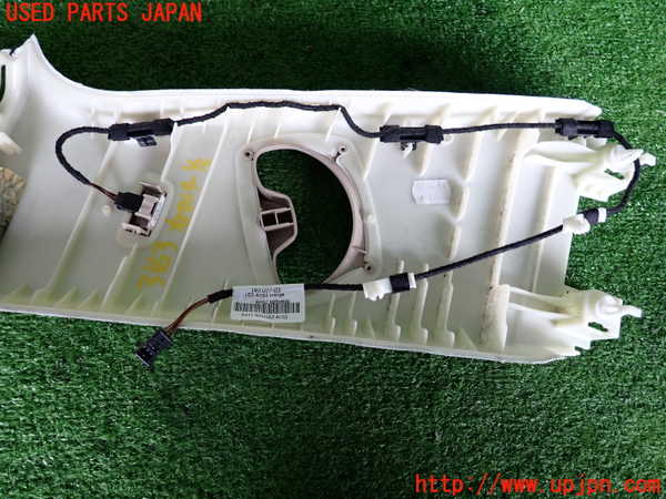 2UPJ-31637665]BMW 320d(3D20)右センターピラートリム 中古 (F30)_m0004.jpg