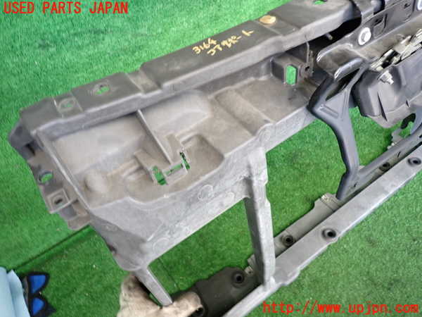 2UPJ-31641041]プジョー・2008(A94HN01)コアサポート 中古_m0002.jpg