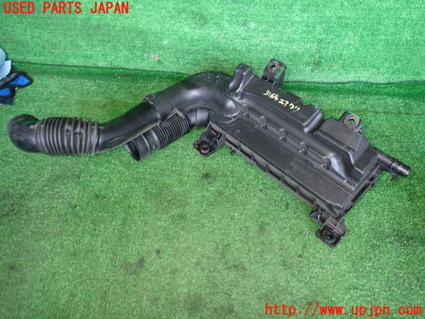 2UPJ-31642560]プジョー・2008(A94HN01)エアクリーナーボックス 中古_m0002.jpg