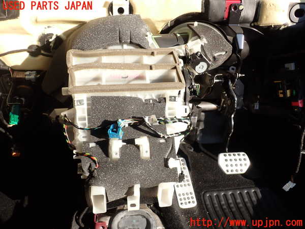 2UPJ-31646081]プジョー・2008(A94HN01)エバポレーター1 中古_m0001.jpg