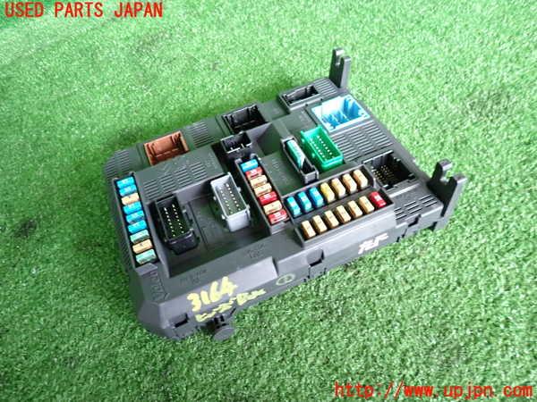 2UPJ-31646741]プジョー・2008(A94HN01)ヒューズボックス1 中古_m0001.jpg