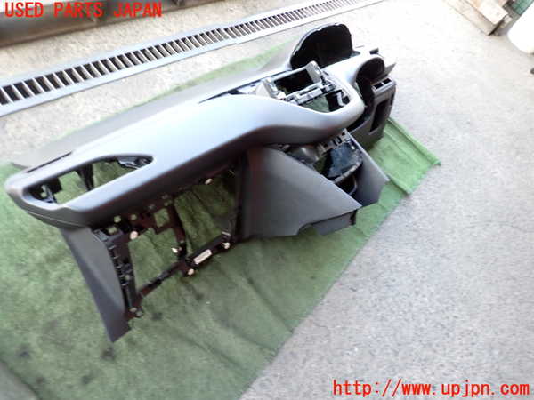 2UPJ-31647505]プジョー・2008(A94HN01)ダッシュボード 中古_m0002.jpg