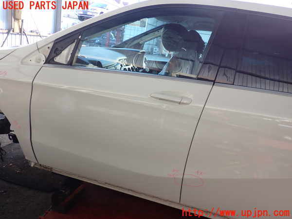 2UPJ-31661260]ベンツ B180(246242)(246)左前ドア 中古(43R-00049 M25)_m0001.jpg
