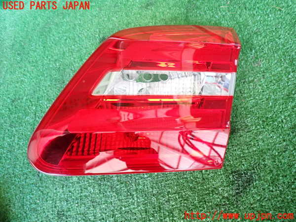 2UPJ-31661550]ベンツ B180(246242)(246)右リアフィニッシャー 中古_m0001.jpg