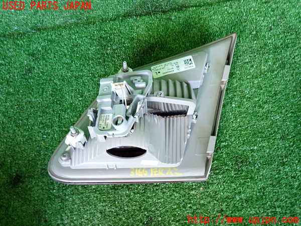 2UPJ-31661552]ベンツ B180(246242)(246)左リアフィニッシャー 中古_m0002.jpg