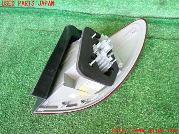 2UPJ-31661536]ベンツ B180(246242)(246)左テールランプ 中古_m0003.jpg