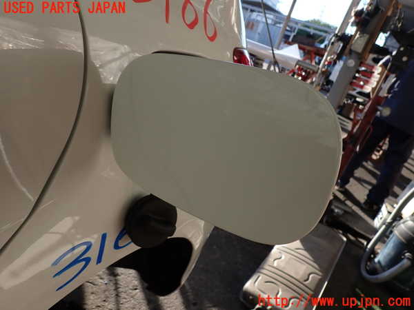 2UPJ-31661690]ベンツ B180(246242)(246)フューエルリッド 中古_m0001.jpg