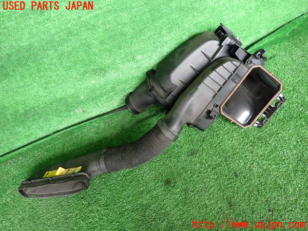2UPJ-31662560]ベンツ B180(246242)(246)エアクリーナーボックス 中古_m0001.jpg