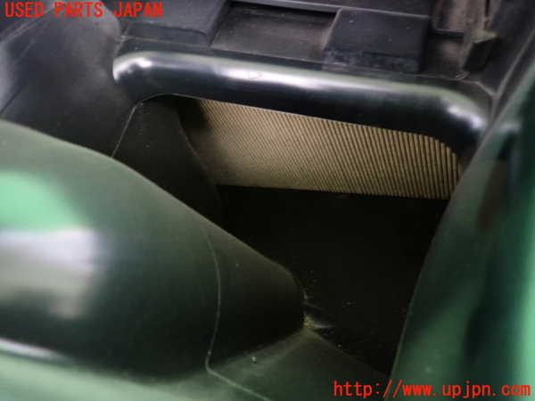 2UPJ-31662560]ベンツ B180(246242)(246)エアクリーナーボックス 中古_m0002.jpg