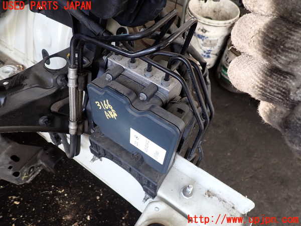 2UPJ-31664040]ベンツ B180(246242)(246)ABSアクチュエーター 中古_m0001.jpg