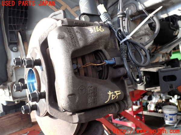 2UPJ-31664080]ベンツ B180(246242)(246)右フロントキャリパー 中古_m0001.jpg