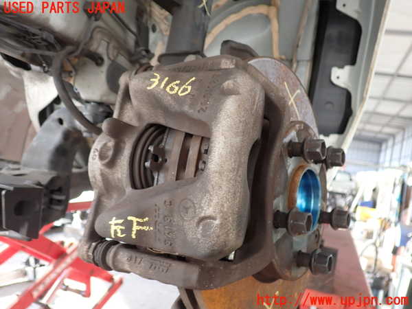 2UPJ-31664085]ベンツ B180(246242)(246)左フロントキャリパー 中古_m0001.jpg