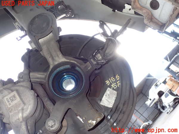 2UPJ-31664290]ベンツ B180(246242)(246)右フロントナックルハブ 中古_m0001.jpg