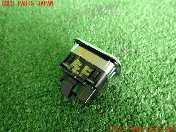 2UPJ-31666245]ベンツ B180(246242)(246)左前パワーウィンドウスイッチ 中古_m0002.jpg