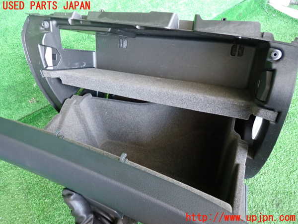 2UPJ-31667516]ベンツ B180(246242)(246)グローブボックス1 中古_m0003.jpg