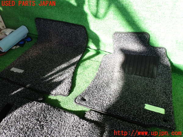 2UPJ-31667800]ベンツ B180(246242)(246)フロアマット 中古_m0002.jpg