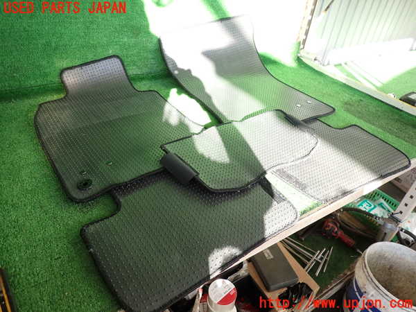 2UPJ-31667800]ベンツ B180(246242)(246)フロアマット 中古_m0004.jpg