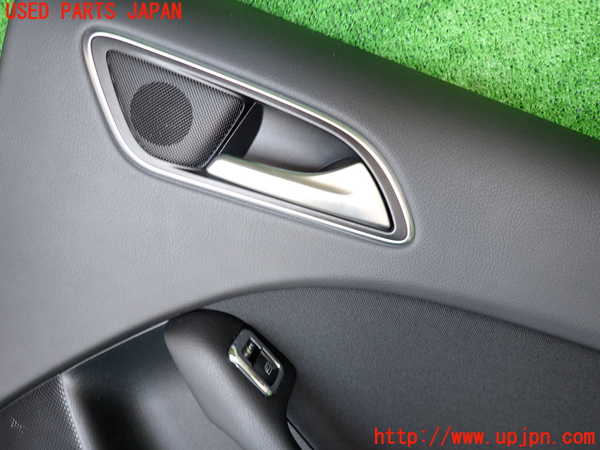 2UPJ-31661294]ベンツ B180(246242)(246)右後ドア内張り 中古_m0002.jpg