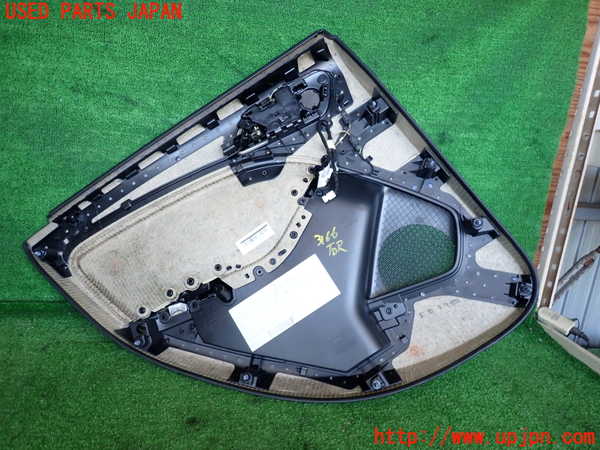 2UPJ-31661294]ベンツ B180(246242)(246)右後ドア内張り 中古_m0003.jpg