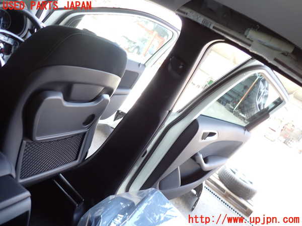 2UPJ-31667665]ベンツ B180(246242)(246)右センターピラートリム 中古_m0001.jpg