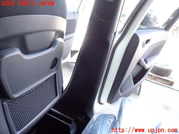 2UPJ-31667665]ベンツ B180(246242)(246)右センターピラートリム 中古_m0003.jpg