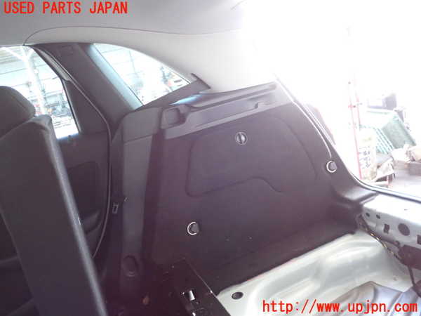 2UPJ-31667675]ベンツ B180(246242)(246)右リアピラートリム 中古_m0001.jpg