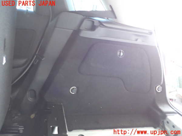 2UPJ-31667675]ベンツ B180(246242)(246)右リアピラートリム 中古_m0003.jpg