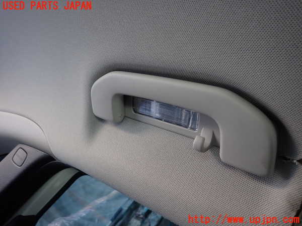 2UPJ-31666413]ベンツ B180(246242)(246)ルームランプ3 (2列目左) 中古_m0001.jpg