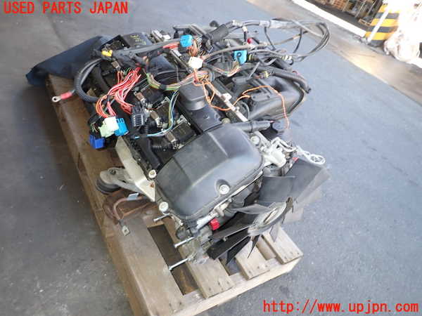 2UPJ-31672010]BMW 320i(AV22)エンジン 22 6S 中古  E46_m0001.jpg