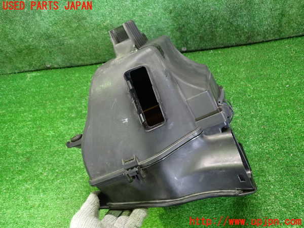 2UPJ-31672560]BMW 320i(AV22)エアクリーナーボックス 中古  E46_m0002.jpg