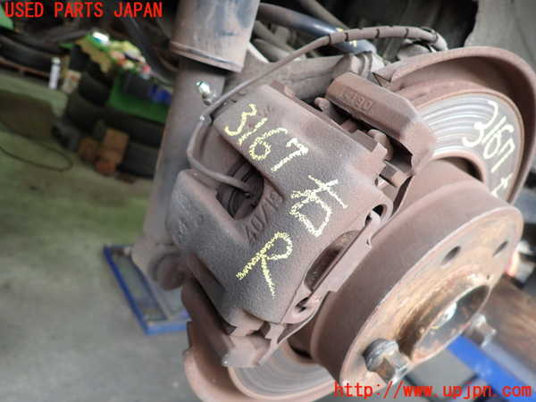 2UPJ-31674090]BMW 320i(AV22)右リアキャリパー 中古  E46_m0001.jpg
