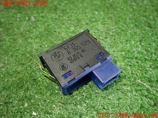 2UPJ-31676306]BMW 320i(AV22)スイッチ1 (トランクオープナー) 中古  E46_m0003.jpg