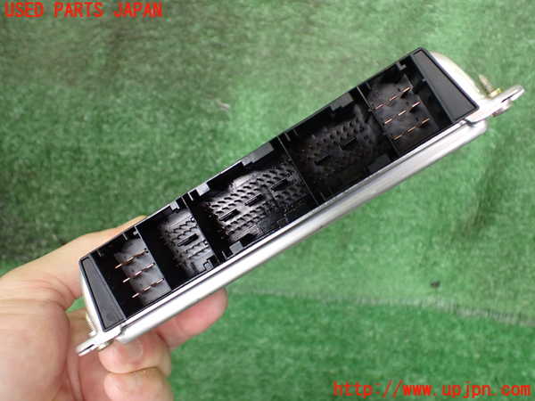 2UPJ-31676110]BMW 320i(AV22)エンジンコンピューター 中古  E46_m0003.jpg
