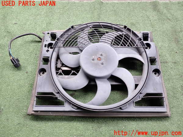2UPJ-31676836]BMW 320i(AV22)電動ファン1 中古  E46_m0001.jpg